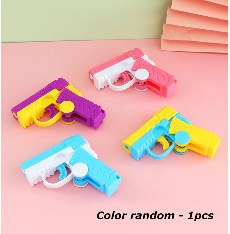 

Пластиковый гироскоп на кончиках пальцев