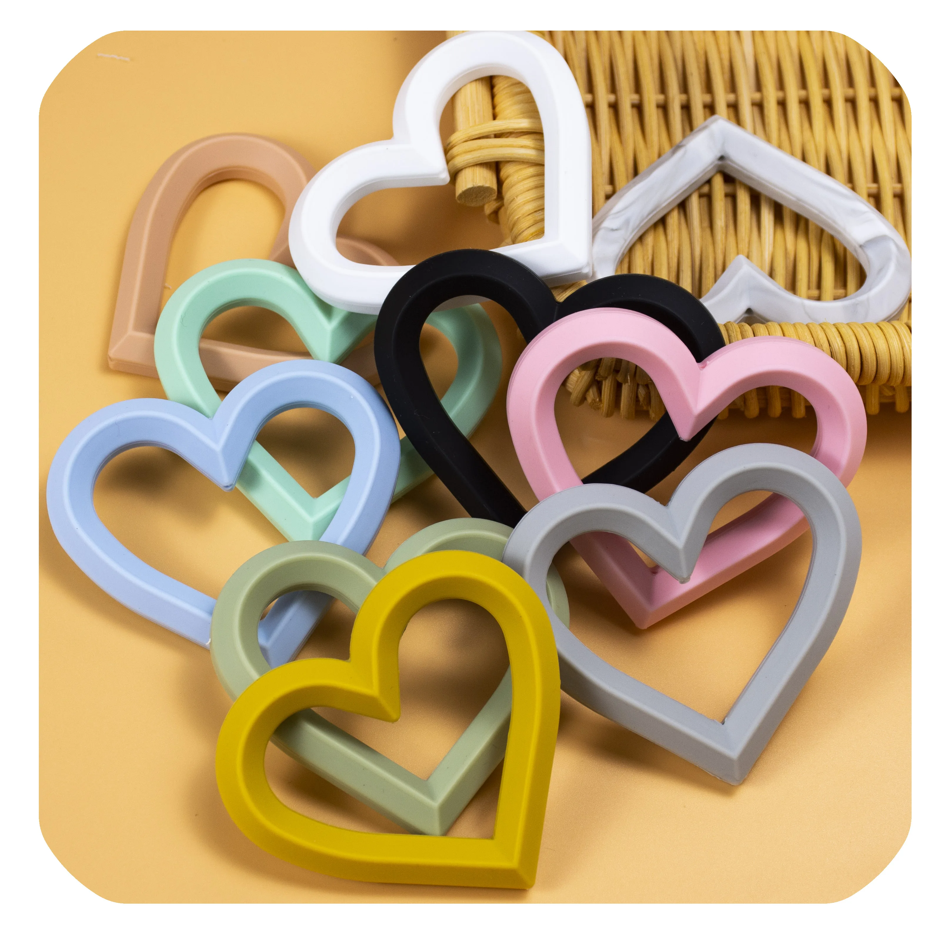 

3 PCS Hollow Heart Baby Heart Soft Silicone Teether Heart Shape Molar Pain Relief Tool Kids Teether Baby Toy Food Grade Pacifier