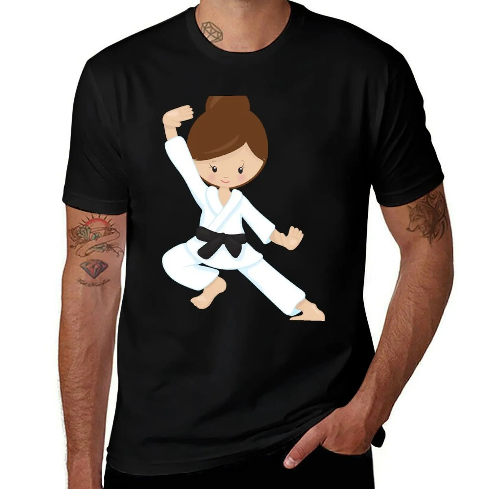 Фото Футболка Karate Girl Brown Hair T-Shirt, простая повседневная футболка с короткими рукавами №1