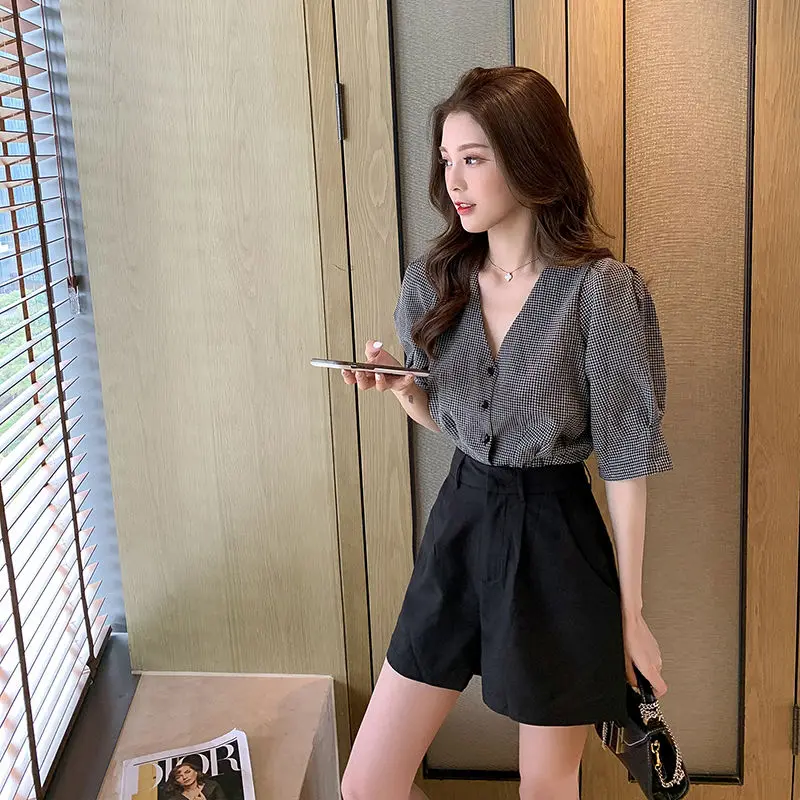 

Women 2022 Summer New Fashion Sets Female Vintage Plaid V-neck Puff Sleeve Blouse + High Waist Shorts Casual Two Piece Suit M27