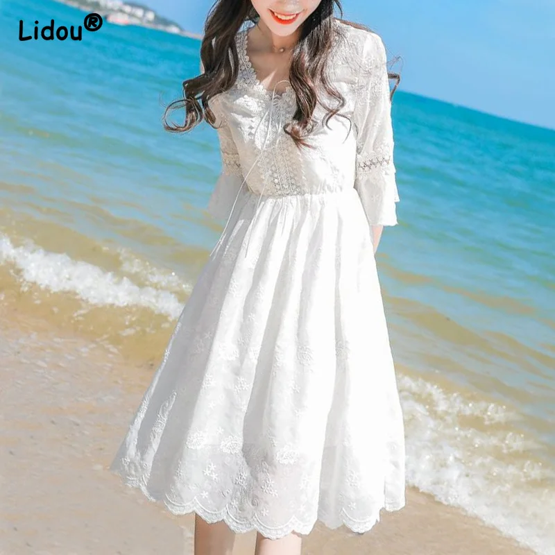 

Vintage Elegant Lace V-neck Half Sleeve White Empire Dress Fashion Solid Color Summer Refreshing Popularity Grace Women Clothing