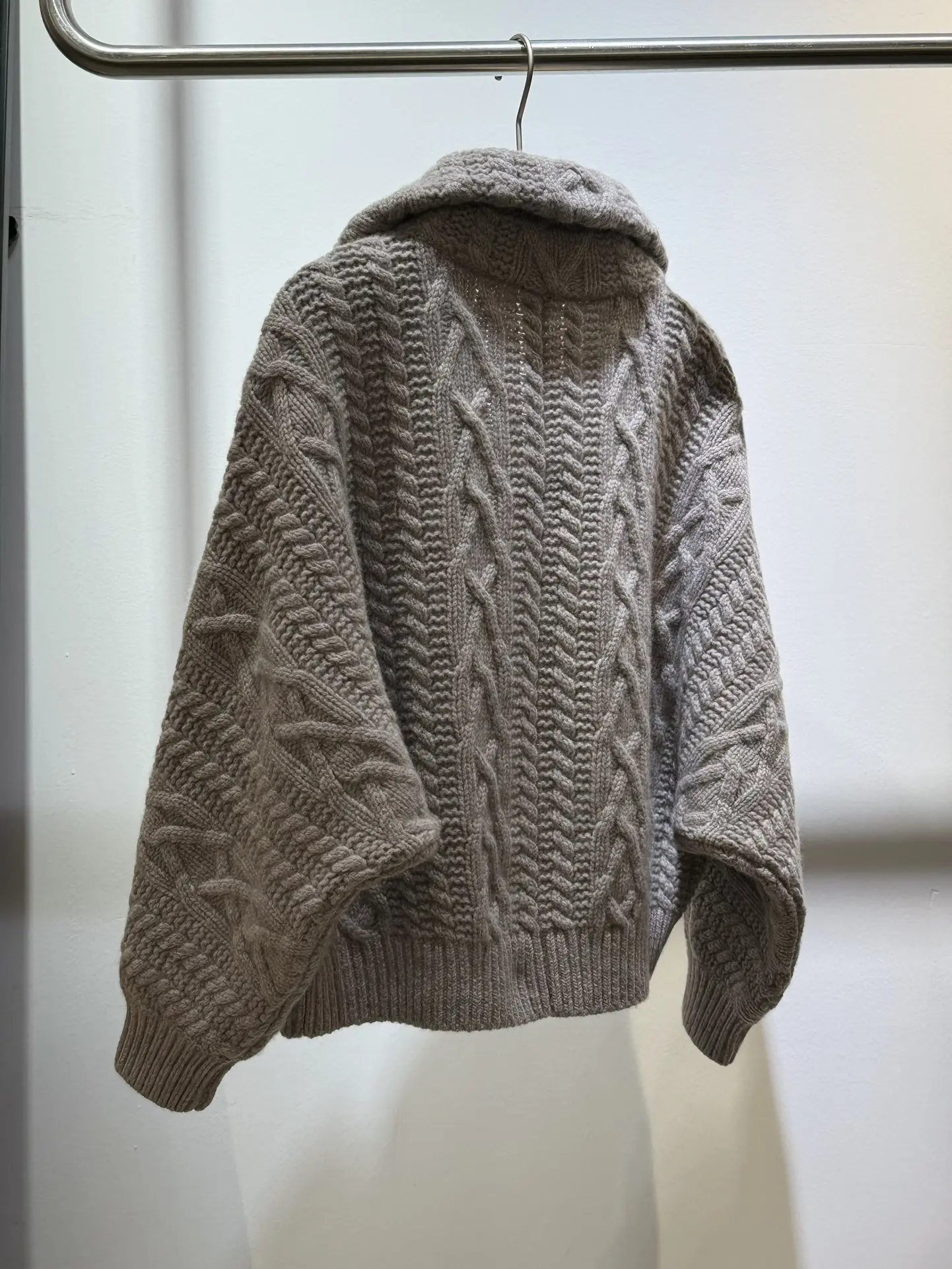 Женский вязаный кашемировый свитер B * C с отложным воротником