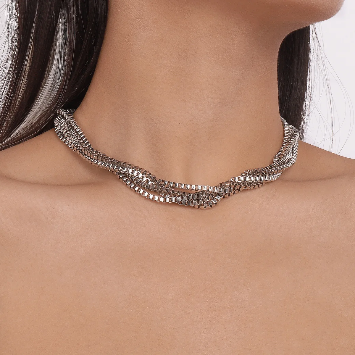 

American vintage exaggerated choker necklace niche metal personality multi-layered hip hop punk style necklace