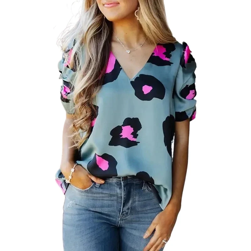 Женская блузка с коротким рукавом V-образным вырезом и леопардовым принтом