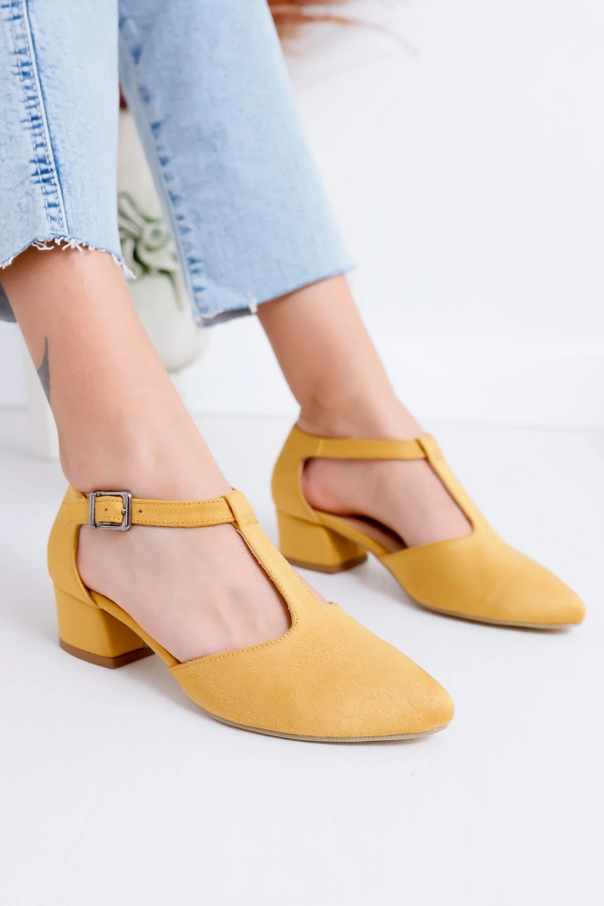 

Jane Heels Mustard Suede Shoes