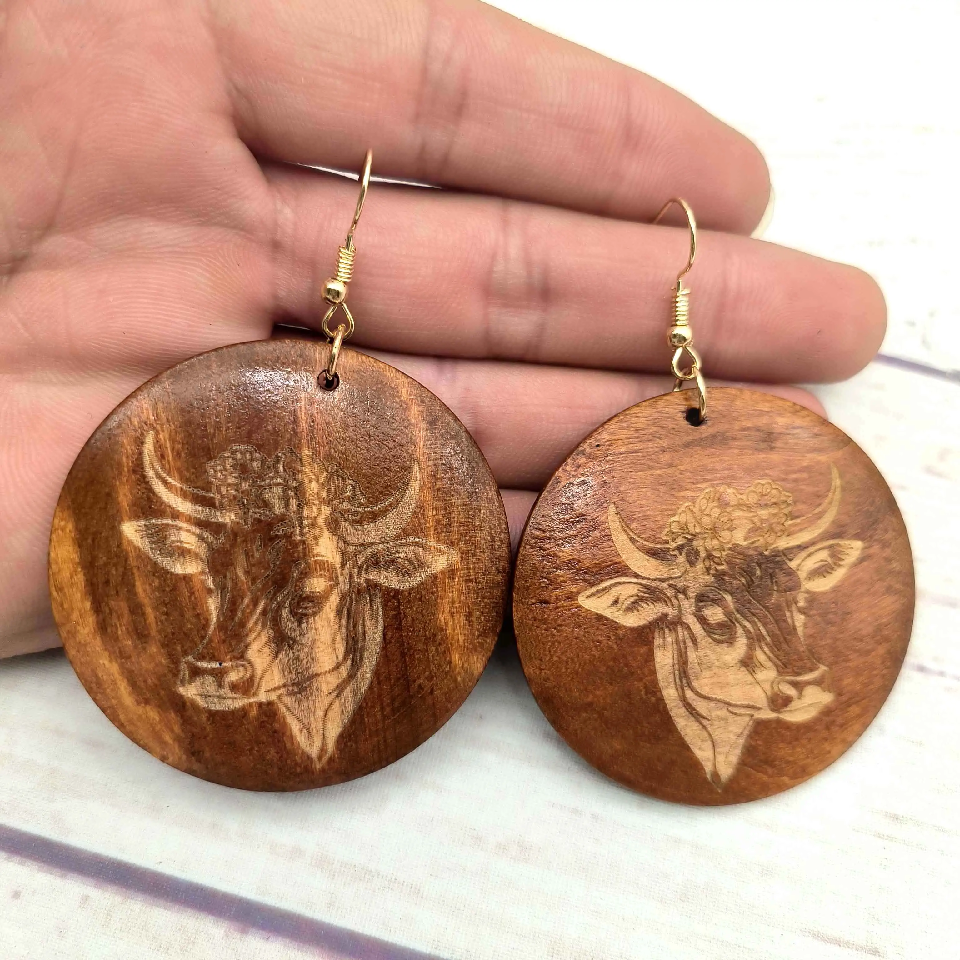 Женские серьги в форме крупного рогатого скота