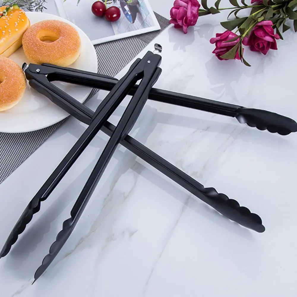 Щипцы черные для барбекю Железная конструкция огнестойкий материал