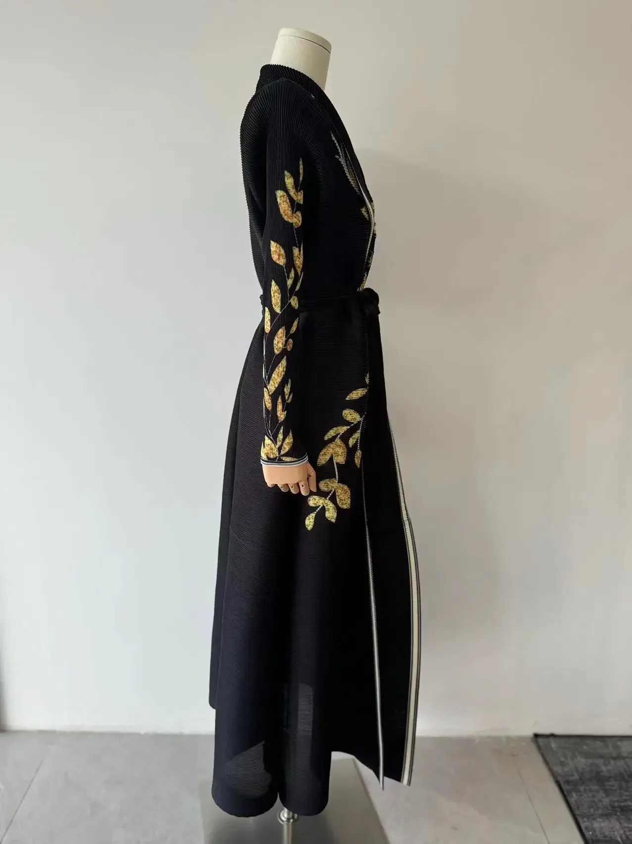 Женское длинное плиссированное платье с принтом