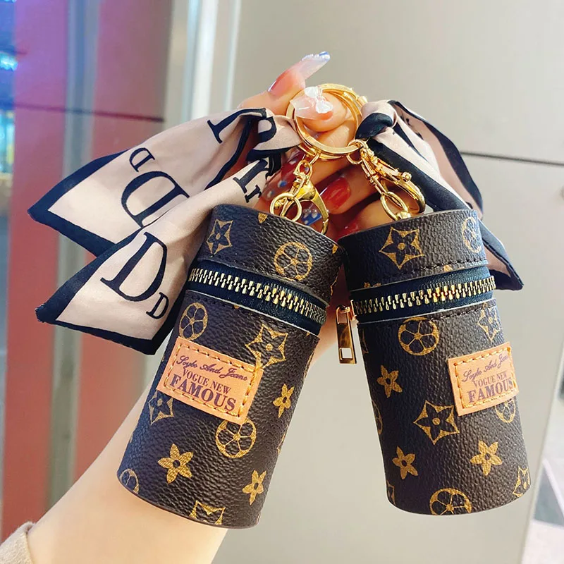 

Keychain Bucket Bags Keychains Women Gift Valentines Day Lipstick Bag Portable Fashion Keychain For Car Keys Key Holder Friends