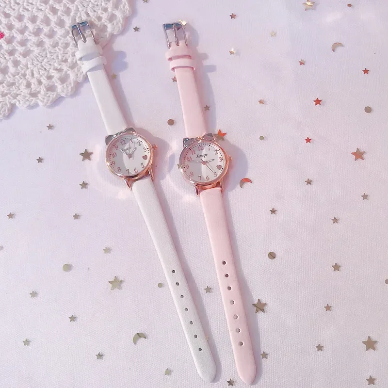 Женские кварцевые часы с кожаным ремешком в форме сердца