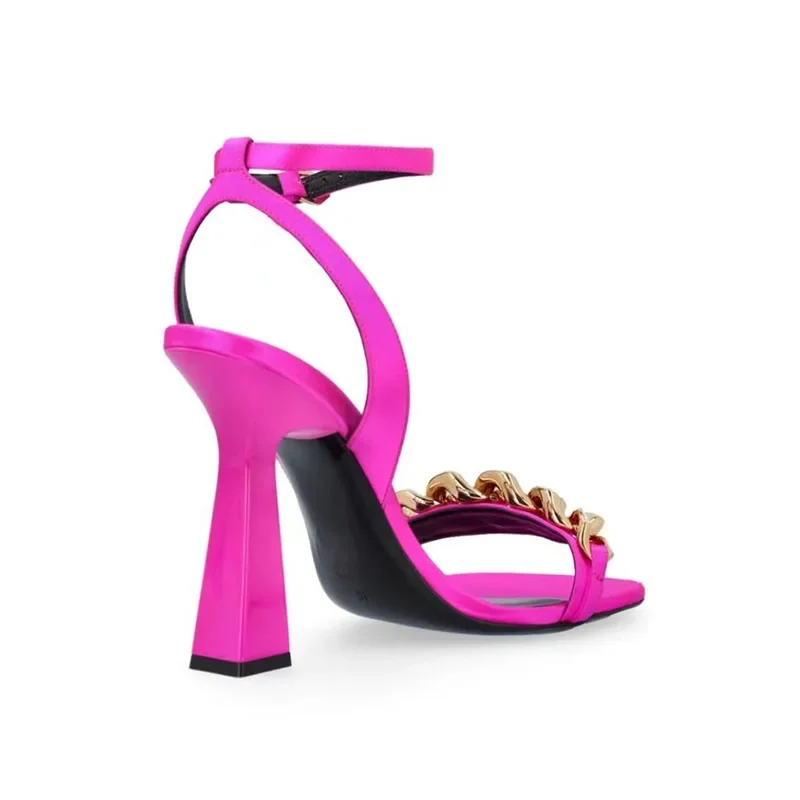 Arden Furtado 2024 летние атласные сандалии с круглым носком и открытым металлическая