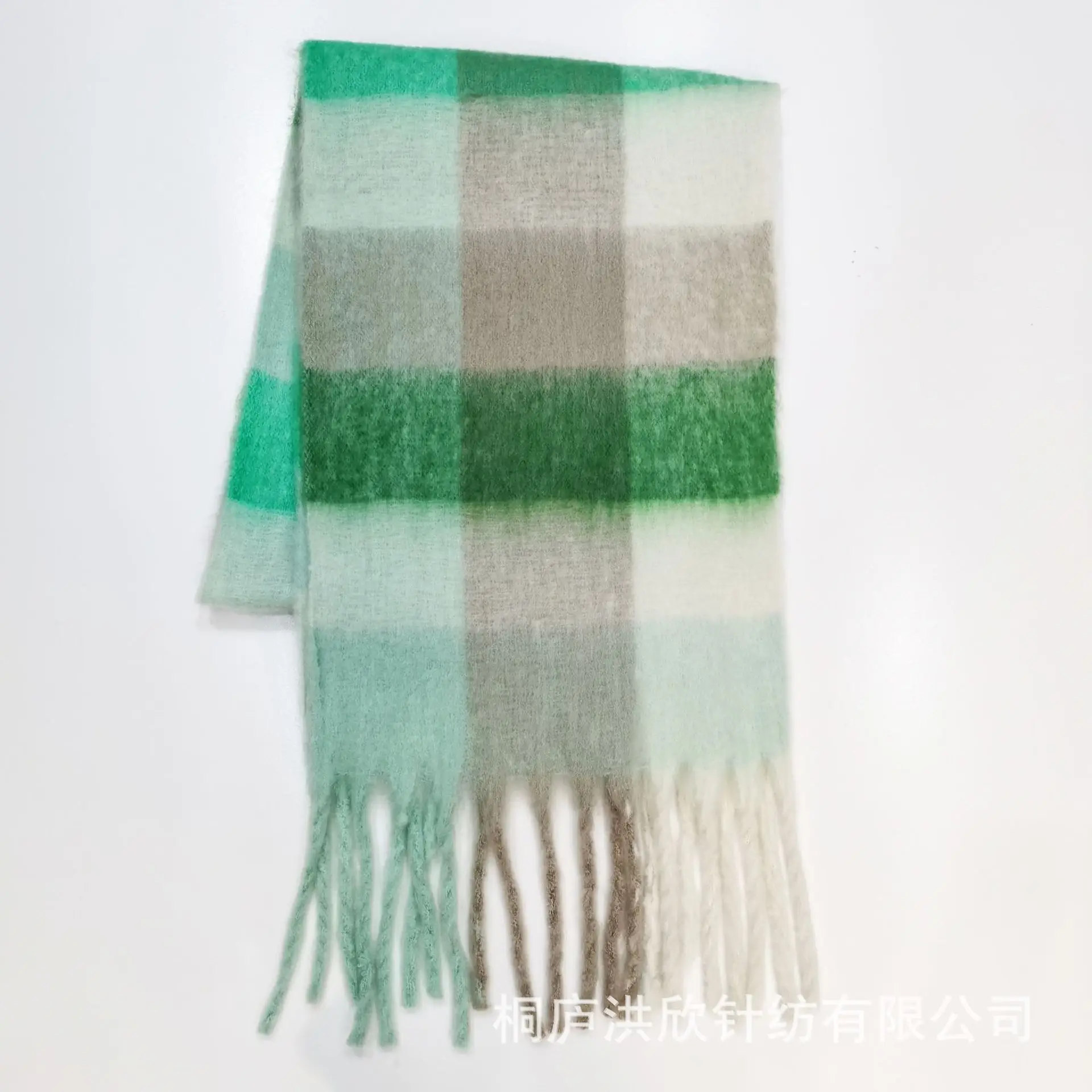 Рисунок 6 - Модные шарфы AC 2023 для мужчин и женщин