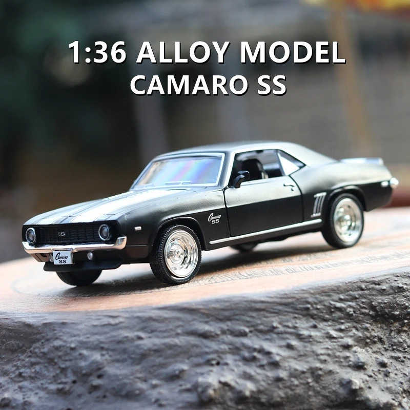 

1/36 Classic Sports Car 1969 Camaro SS Alloy Car Model Diecasts Metal Toy Vehicles Car Model High Simulation Childrens Toy Gift