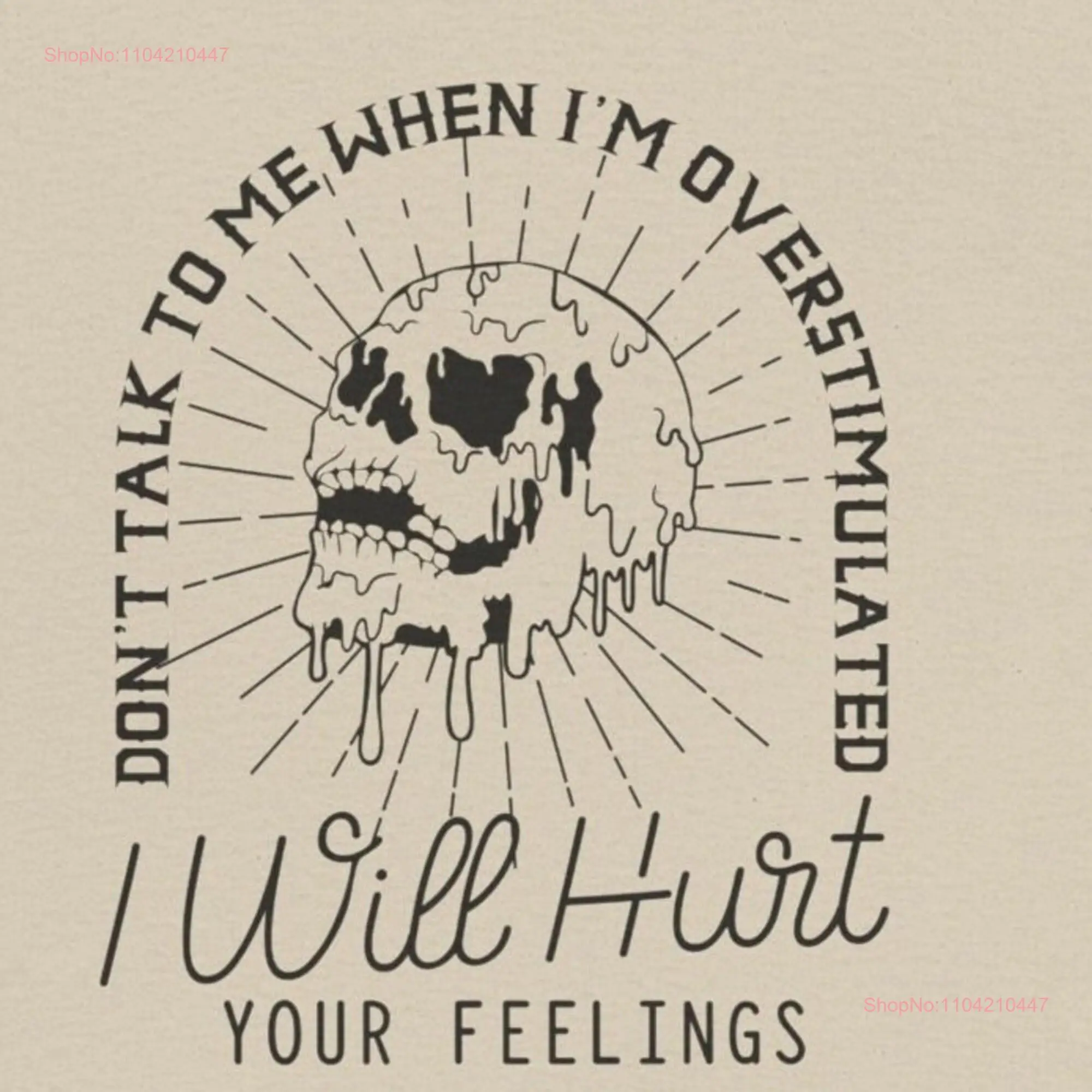 Футболка из плотного хлопка с длинными или короткими рукавами и спереди сзади.