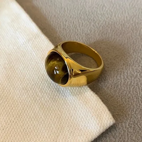 Открытые кольца тигровый глаз с коричневым цирконом