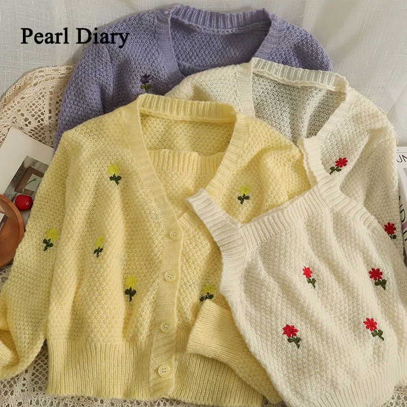 

Pearl Diary Suit Women Embroider Single-Breasted Low Neck Long Sleeve Overcoat Sweater Women Short Knitting Camisole