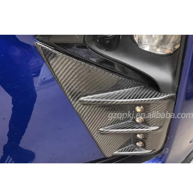 Ремесленная версия бленды противотуманной фары из углеродного волокна