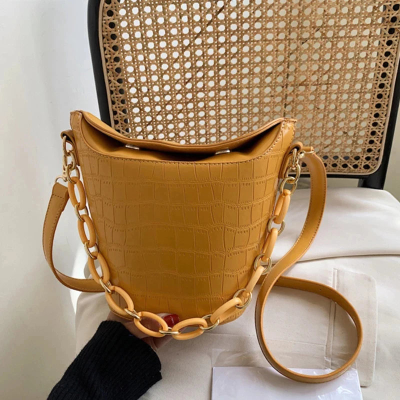 

Модная Сумка-мешок для женщин, новая Маленькая женская сумка через плечо из искусственной кожи на цепочке, 2022, сумка высокого качества