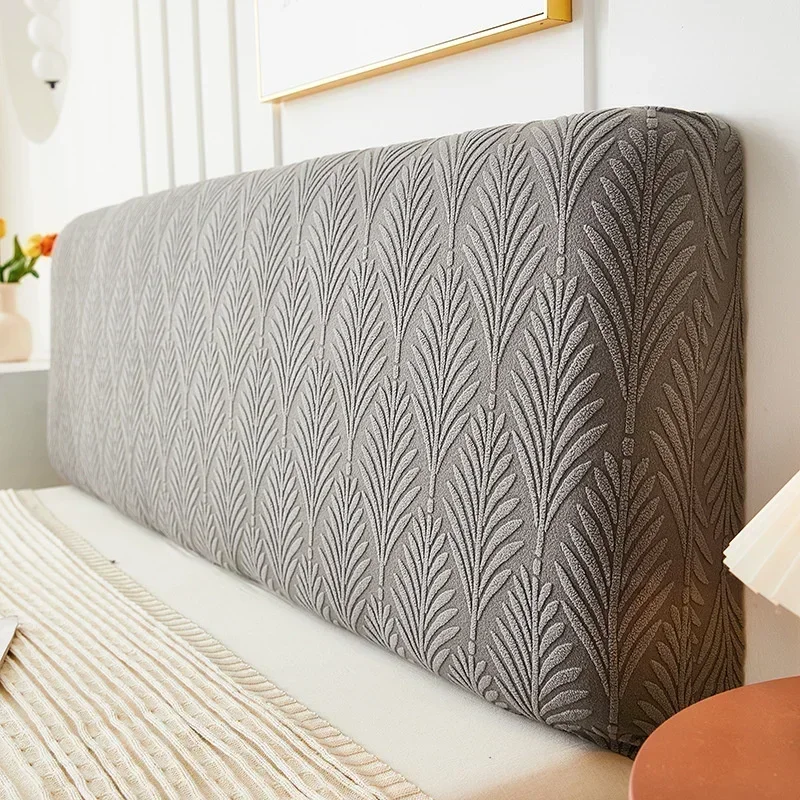 

Клетчатый чехол на изголовье кровати из полиэстера