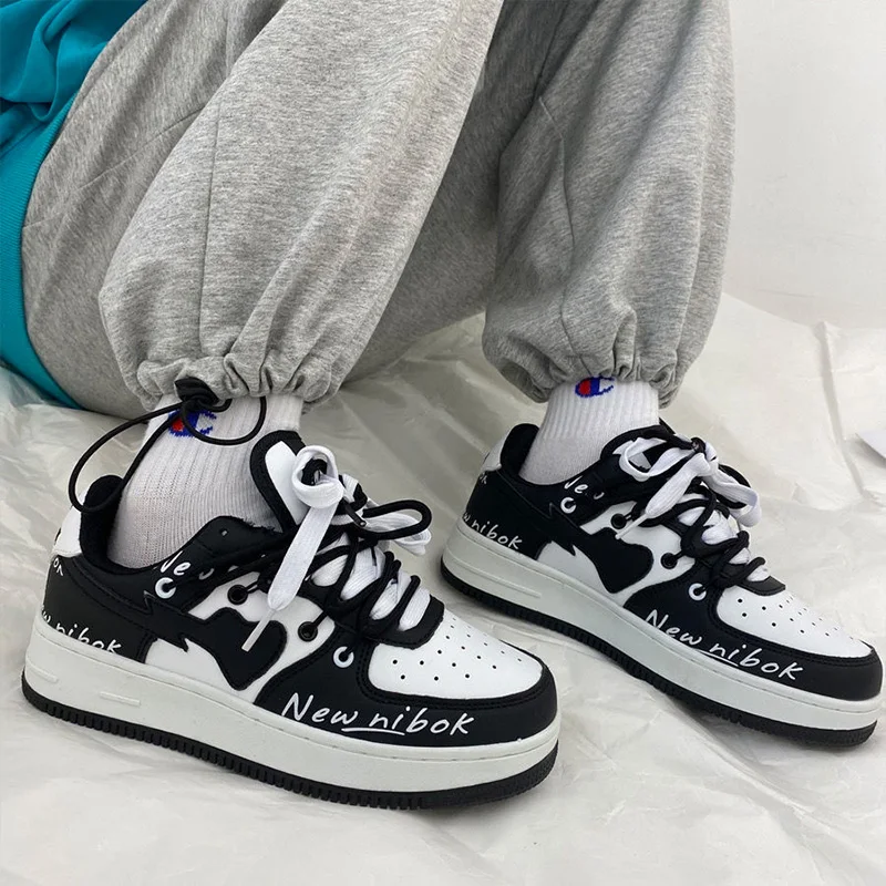 

Retro Fashion Sneakers Woman Casual Shoes Brand Heart-shaped Skateboard Platform Sports Shoes Ladies PU Leather Women Shoes