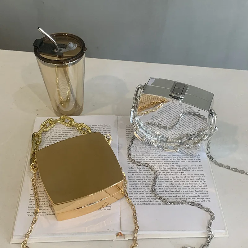 

2022 Gold Silver PVC Box Party Evening Clutch Bag 2022 Trendy Designer Chain Shoulder Crossbody Bags Mini Purses and Handbags