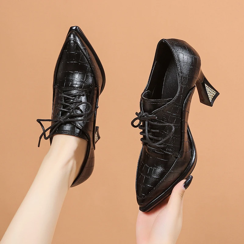 Женские туфли-оксфорды весенне-осенние новые оксфорды в заостренную клетку