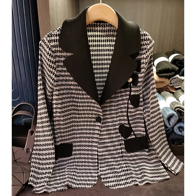 

Повседневный костюм Miyake Wind, короткая куртка в стиле хидори, модная нишевая дизайнерская темпераментная тонкая приталенная плиссированная верхняя одежда для женщин