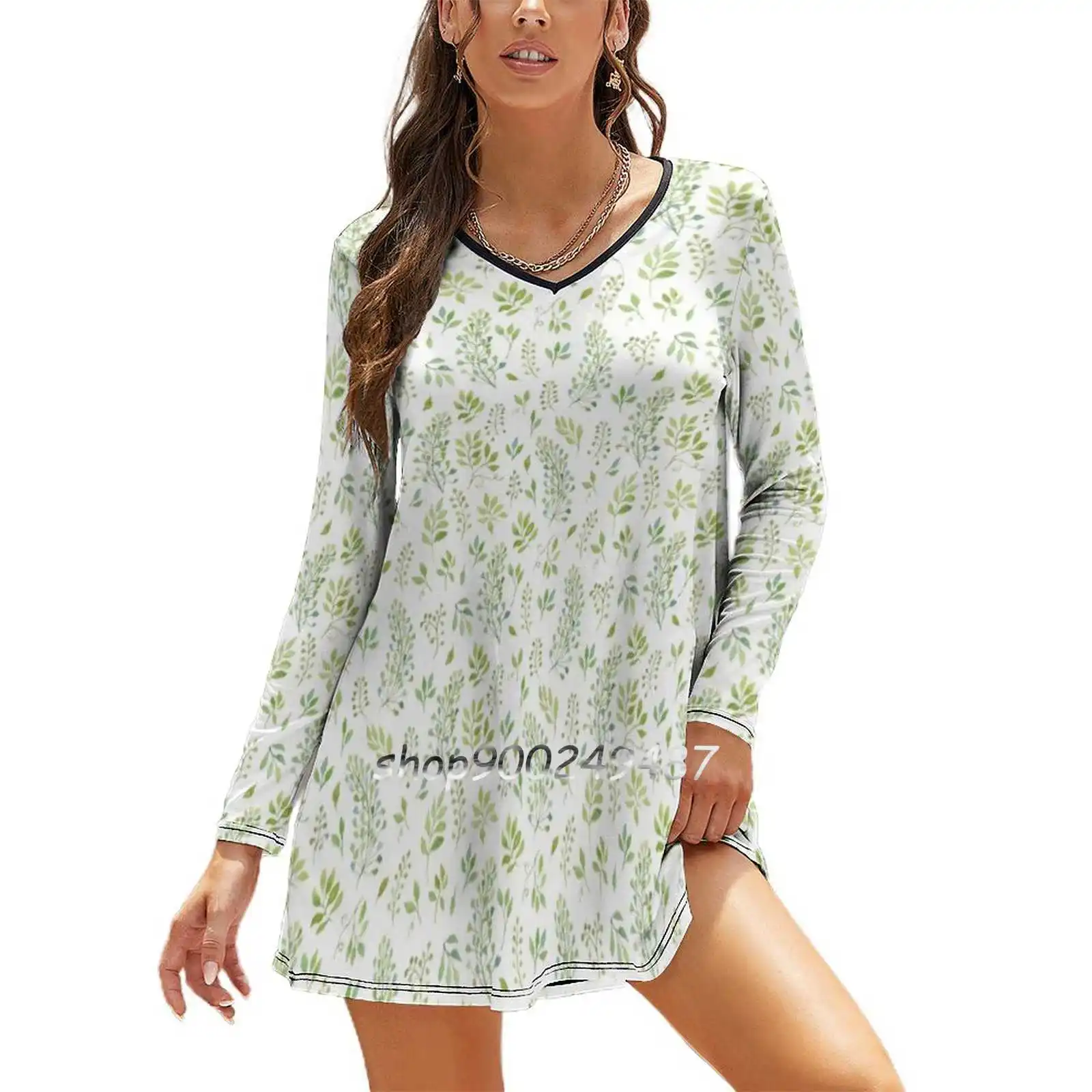 

Женское платье с длинным рукавом и V-образным вырезом