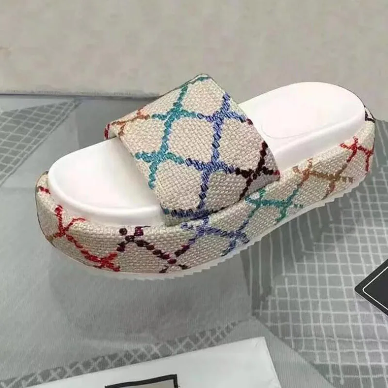 

Женские оригинальные высококачественные брендовые Дизайнерские летние толстые ретро сандалии с вышивкой для пляжа, улицы и помещения, мюл...