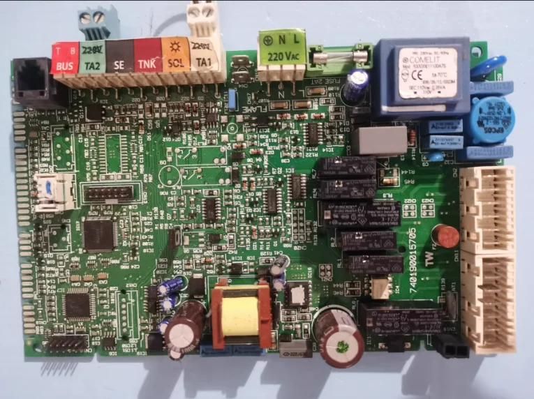 

1pc used Ariston Wall Hanging Furnace Computer Board 740190015705