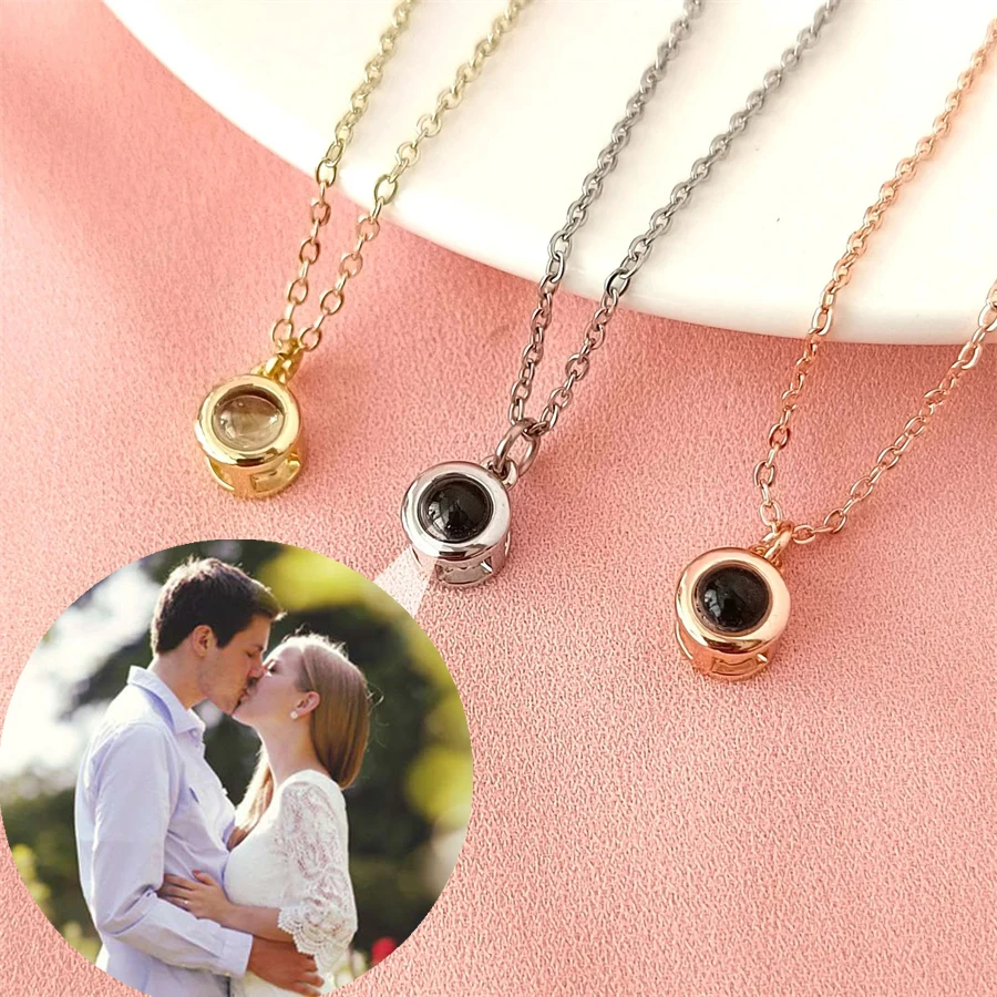 

Customized Projection Photo Necklace Personalized Photo Creative Pendant Commemorative Gift For Lover Mom Family