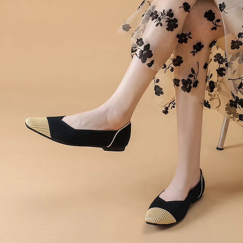 Мокасины на плоской резиновой подошве с квадратным носком без застежки