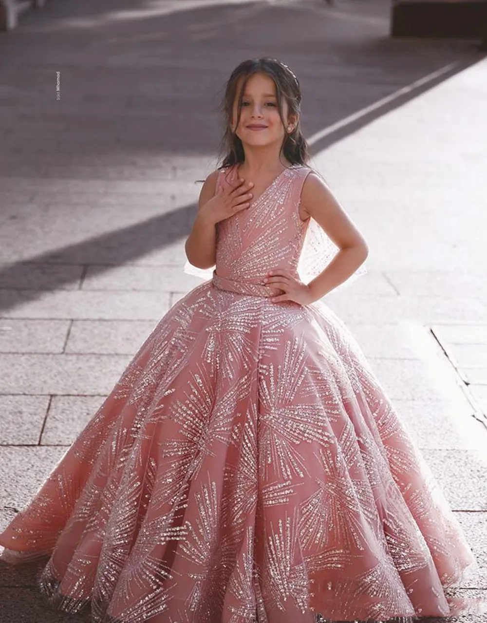 

Lovely Flower Girls Dresses Dubai Style Daughter Toddler Pretty Kids Pageant Formal First Holy Communion Gown