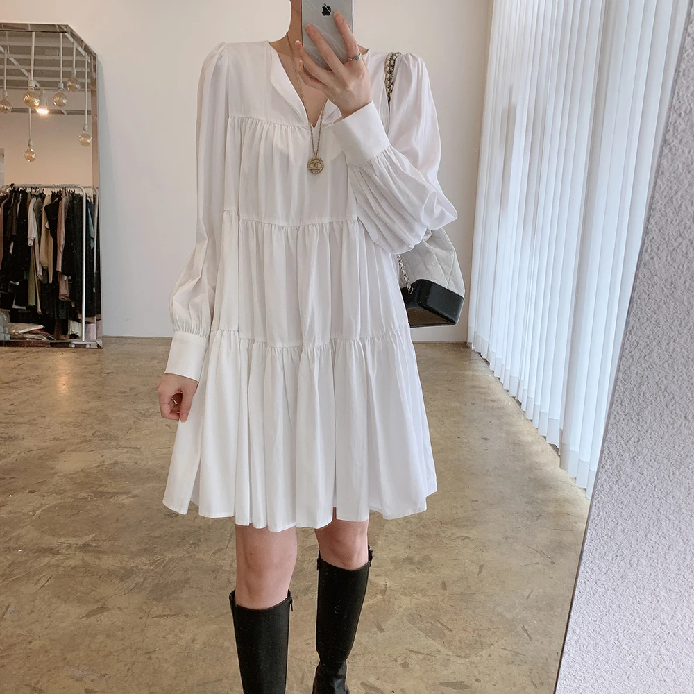 

Платье женское демисезонное с длинным рукавом и V-образным вырезом