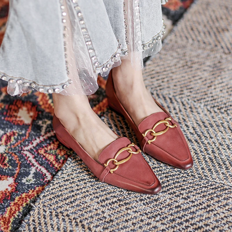 32-43 large size pointed cow leather women's shoes with metal decoration low heel thick heel women's shoes