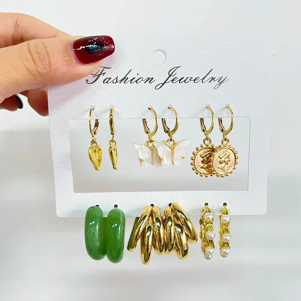 

Butterfly Pearl Earrings for Women Korean Fashion Geometric Small Circle Dangle Statement Earring Drop Ear Ring aretes de mujer