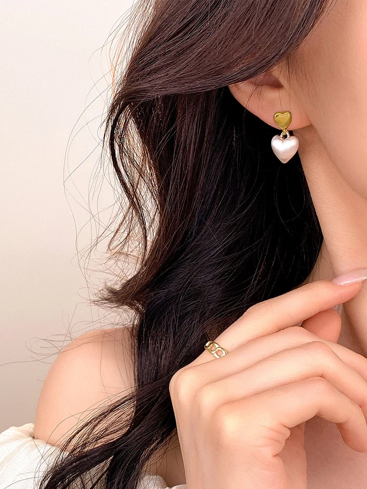 Женские серьги-гвоздики с двойным сердцем металлические матовые в форме сердца