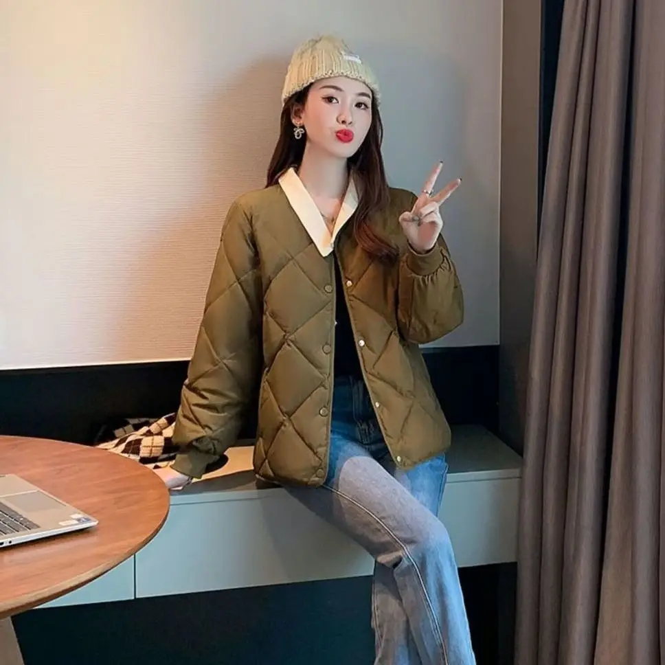 2023 New Women White Duck Down Jacket Autumn Winter Female Round Collar Down Coat Warm Coats Buttons Ladies Pockets Tops M01