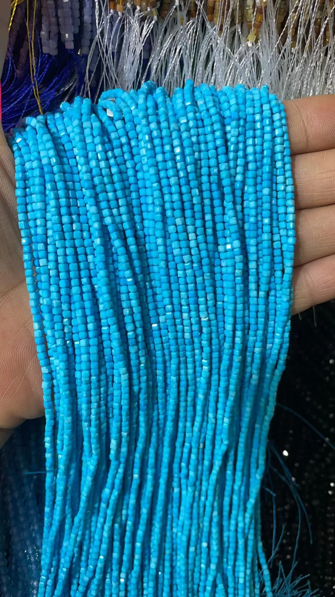 Состав Tophus(пл. tophi) Объемное лицо 2 5x2 5 мм длина: 39 см.