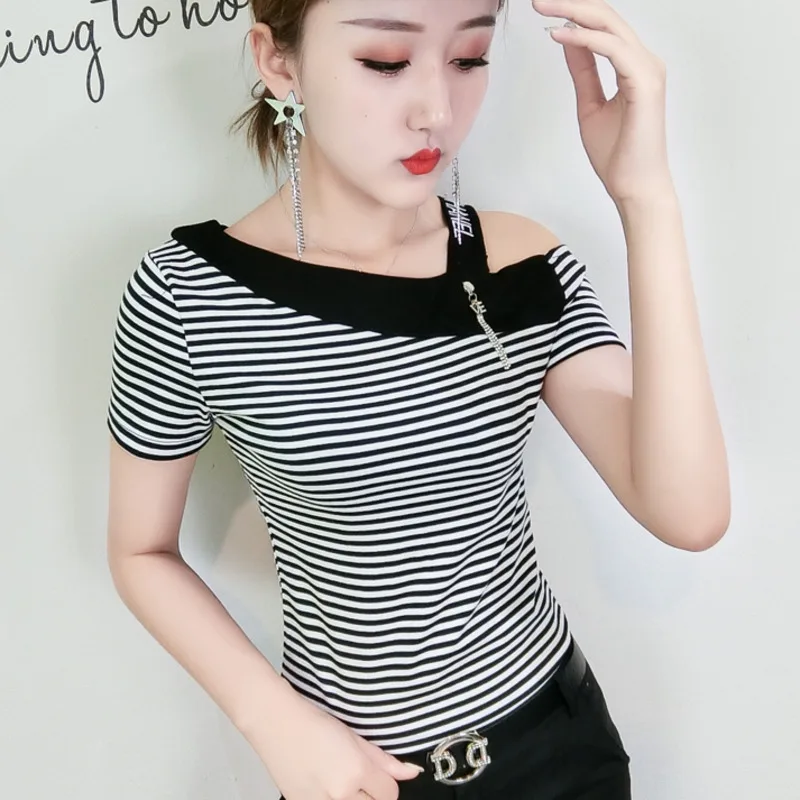 #7389 черная белая красная полосатая футболка с открытыми плечами женская косым