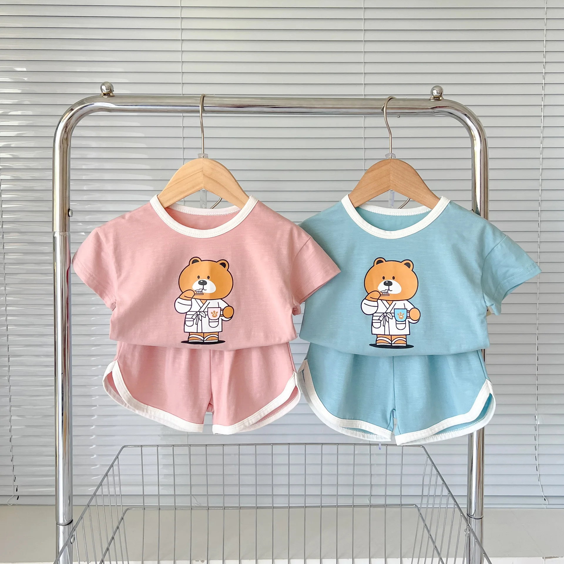

Kid Casual Set Baby Girl Cute Bear T-shirt Boy All-match Short Sleeves Tops And Infant Solid Loose Thin Cotton Shorts 2pc Suit