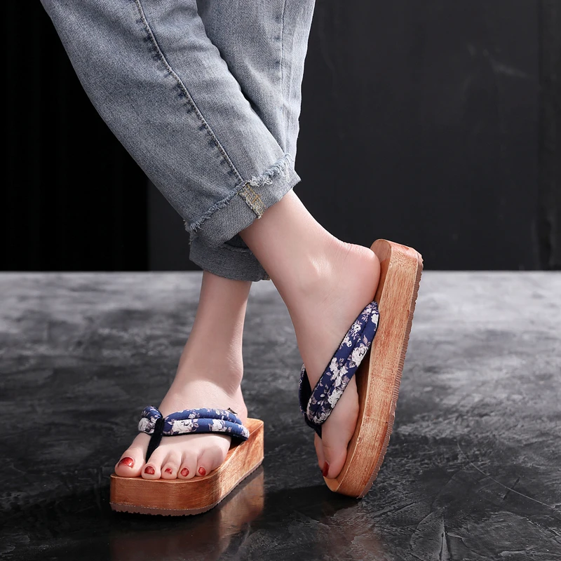 Шлепанцы в японском стиле-кимоно классические сандалии с цветочным принтом на