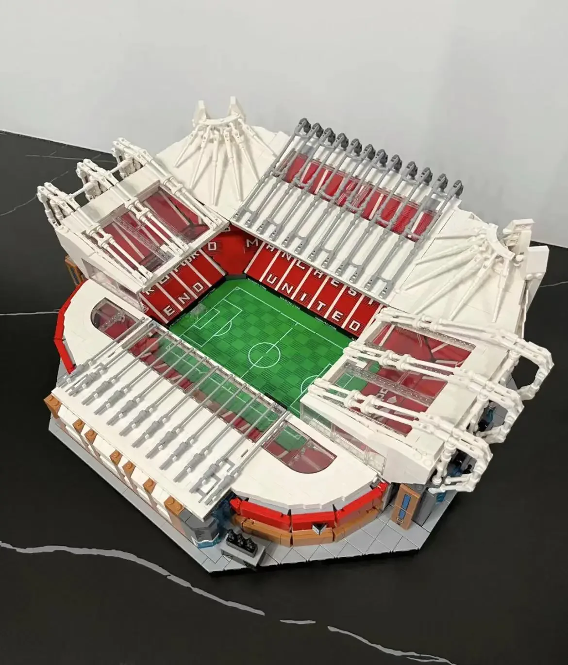 3898 Стандамент Альты Траффорд Fiskballfeld Stadion совмеibel Bausteine Ziegel Geburtstag Spielzeug Geschenk