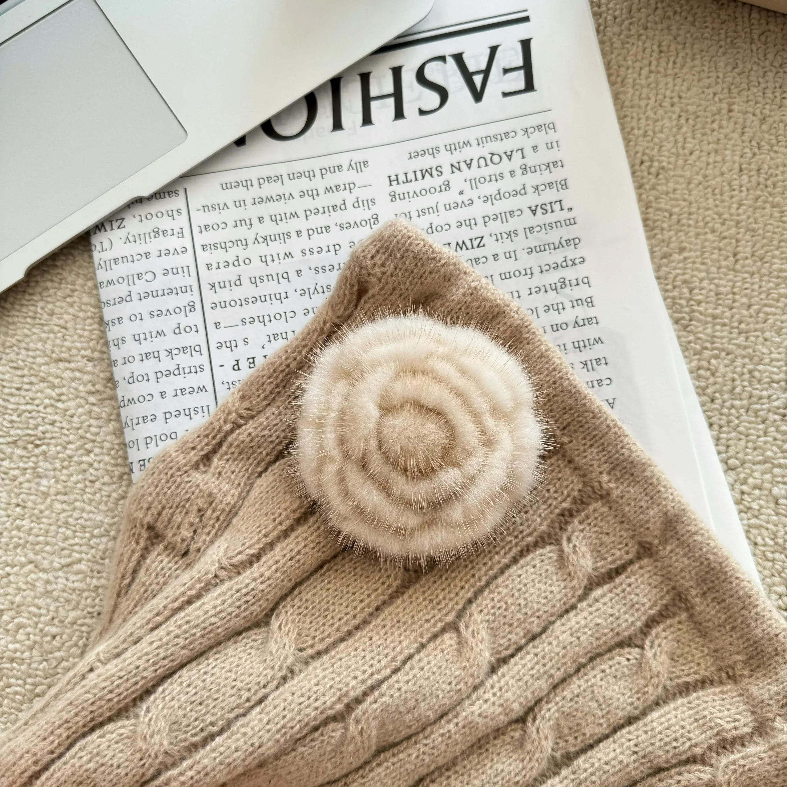 Брошь с цветком из натурального меха норки женская простая модная