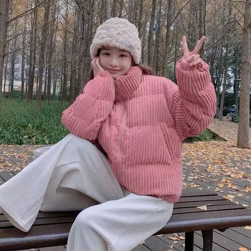 Зимняя вельветовая короткая куртка на хлопковой подкладке женская свободная