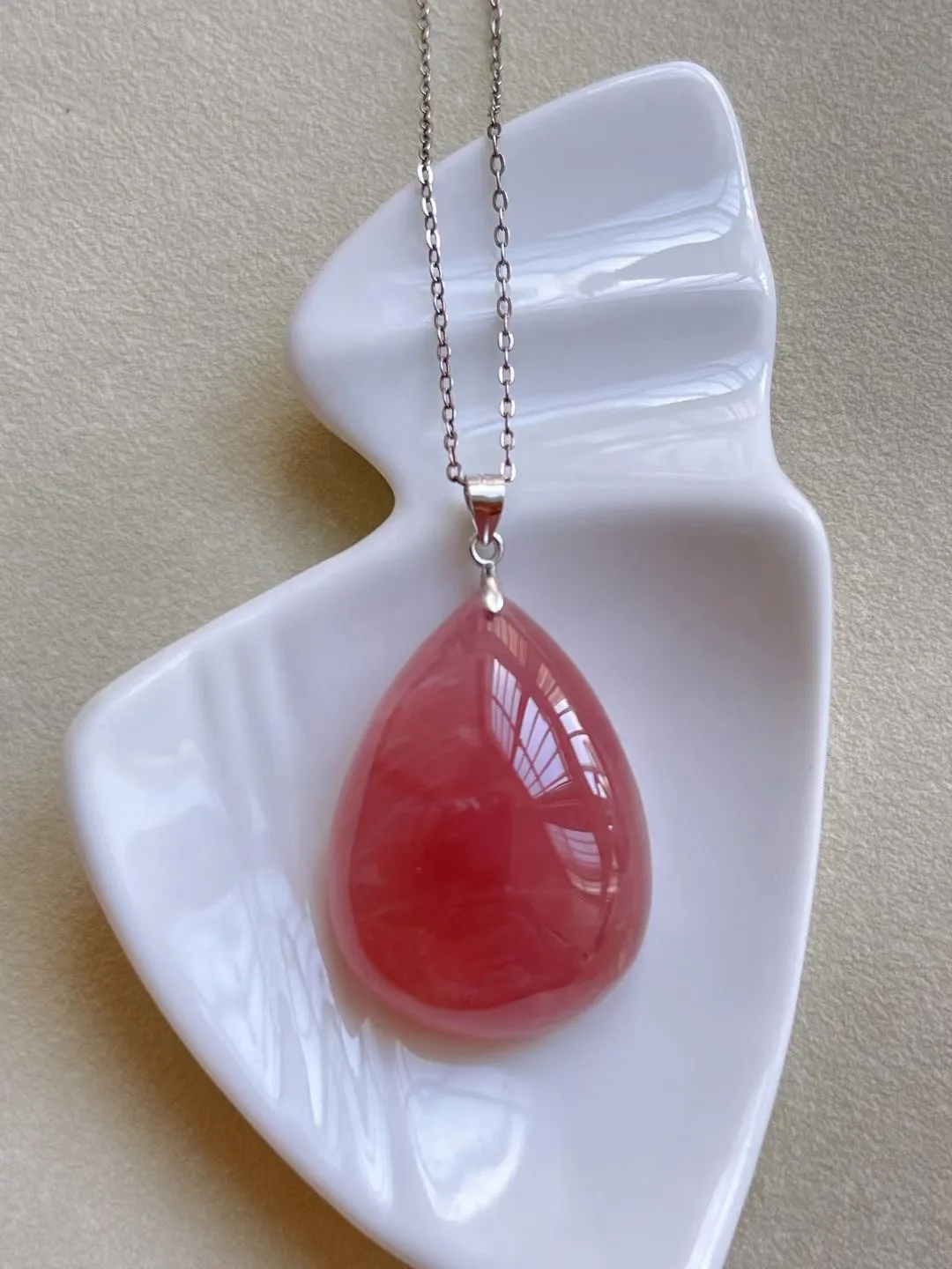 Подвеска Из Натурального Розового Кварца 31x22x10 мм