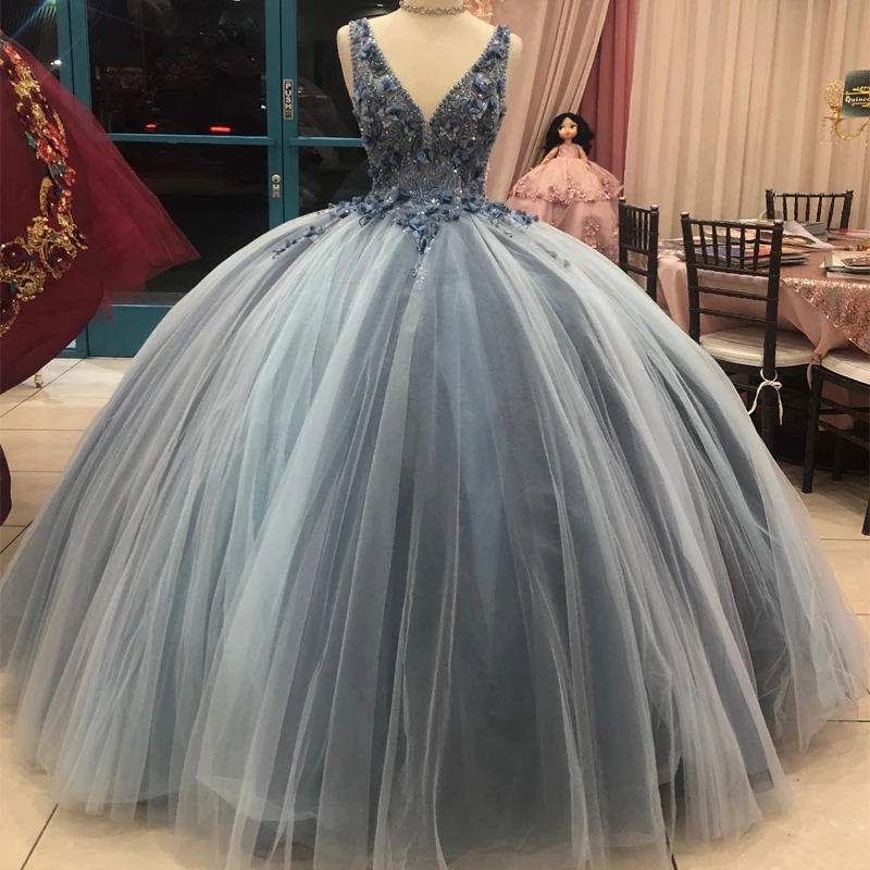 

Mexico Gray Blue V-Neck Ball Gown Quinceanera Dress For Girls Flower Beaded Crystal Birthday Party Gowns Sweet 16 vestidos de 15