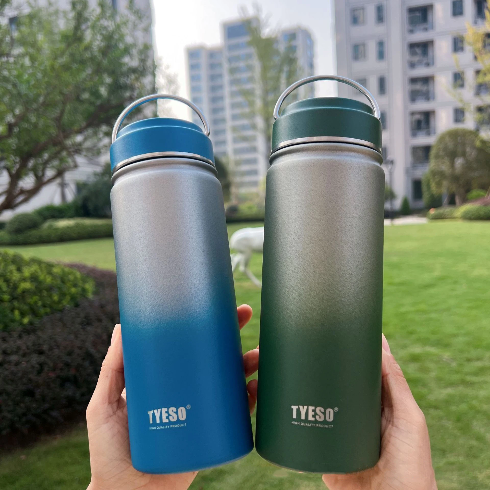 

tyeso bottle gradient color large capacity outdoor sports water bottle for men and women, simple creation vacuum thermal bottle