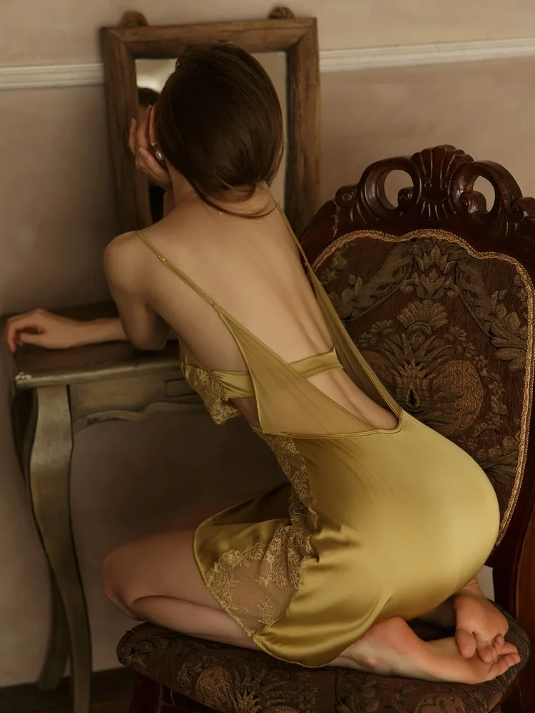 Женская атласная Ночная сорочка с глубоким V-образным вырезом