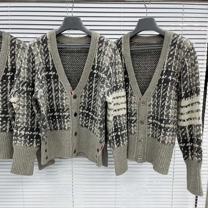 TB Sweater Men Fashion Korean Plaid Style White 4-Bar Striped Design Cardigan Winter Lazy Wind Soft Waxy Sweet Cardigan